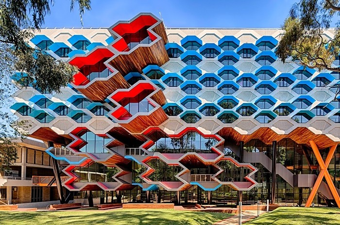 Universitas Dengan Bangunan dan Arsitektur Unik di Dunia