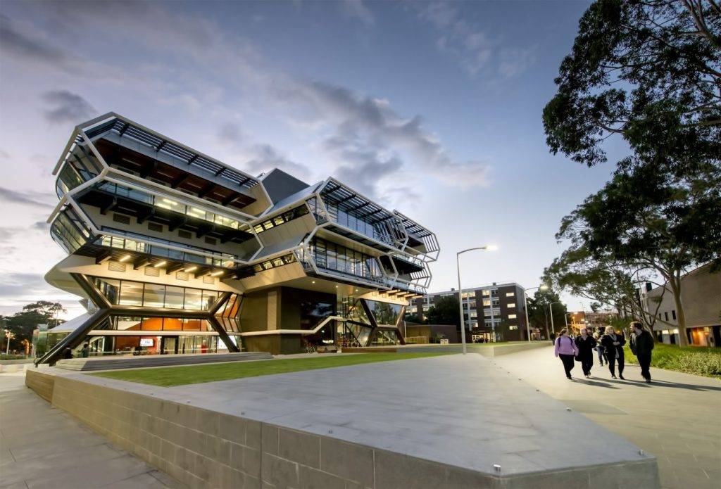Rekomendasi Universitas Seni Terbaik di Dunia 2025